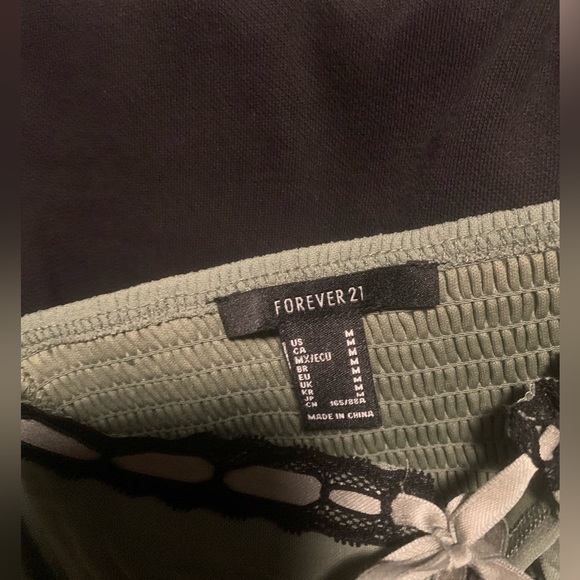 Forever 21 | Tiered Split-Hem Mesh Cami Green - Picture 4 of 4